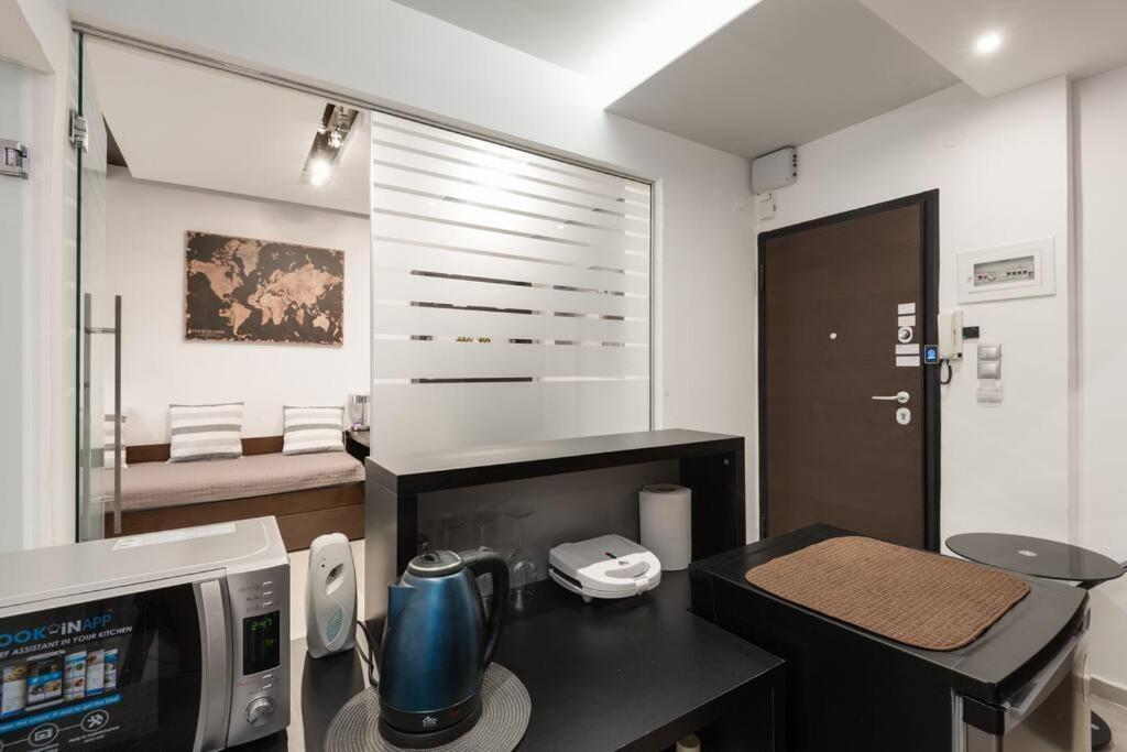 Modern Office Apartment.Wifi,2A/C,Luxury Fur/Tures เทสซาโลนิกิ ภายนอก รูปภาพ