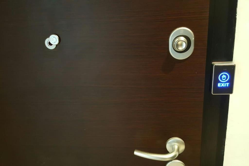 Modern Office Apartment.Wifi,2A/C,Luxury Fur/Tures เทสซาโลนิกิ ภายนอก รูปภาพ