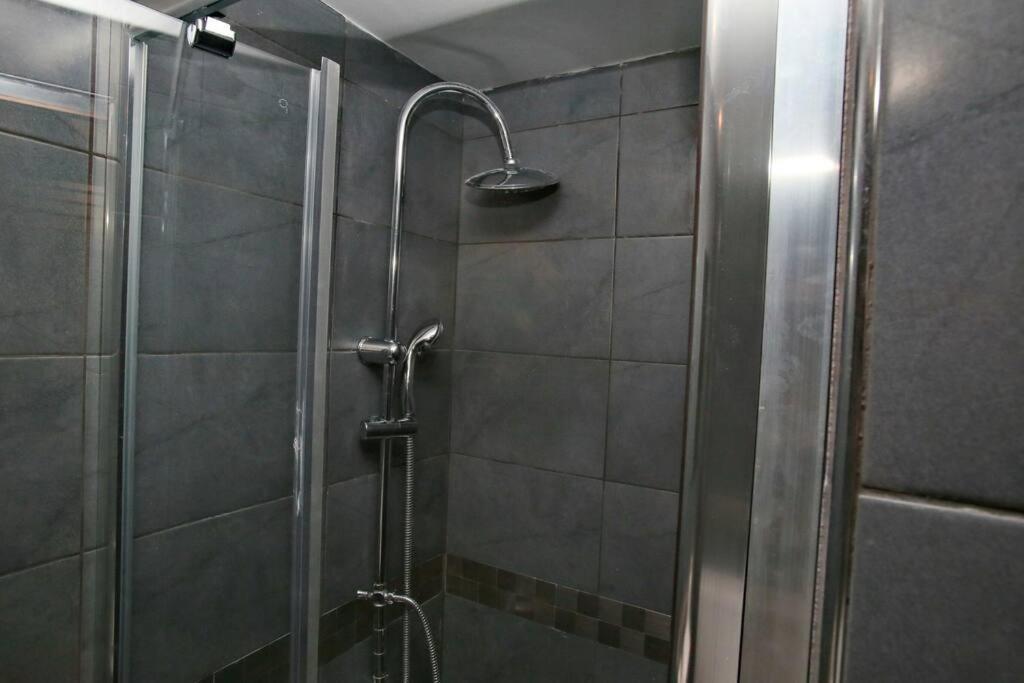 Modern Office Apartment.Wifi,2A/C,Luxury Fur/Tures เทสซาโลนิกิ ภายนอก รูปภาพ